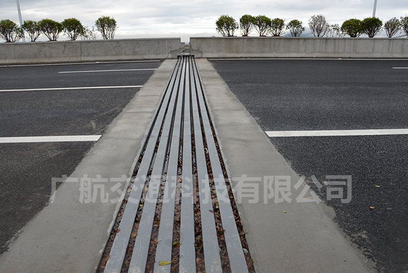 模數(shù)式伸縮縫